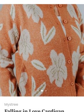 NWT Mystree Orange and White Floral Button Cardigan